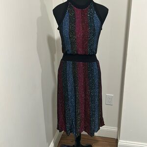 Parker metallic sweater dress in excellent condition size large. Zip closure